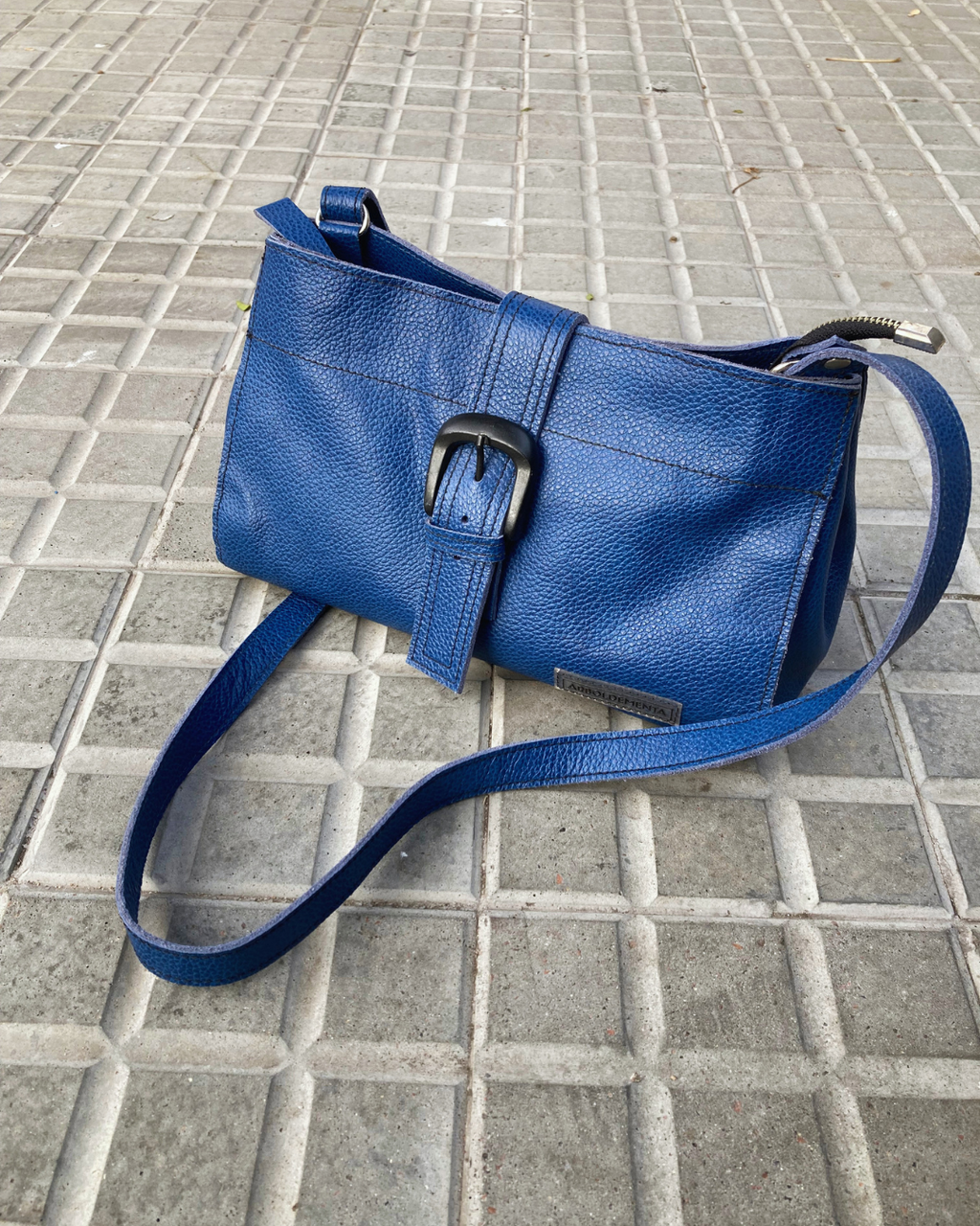 Cartera de cuero BEA - color azul eléctrico