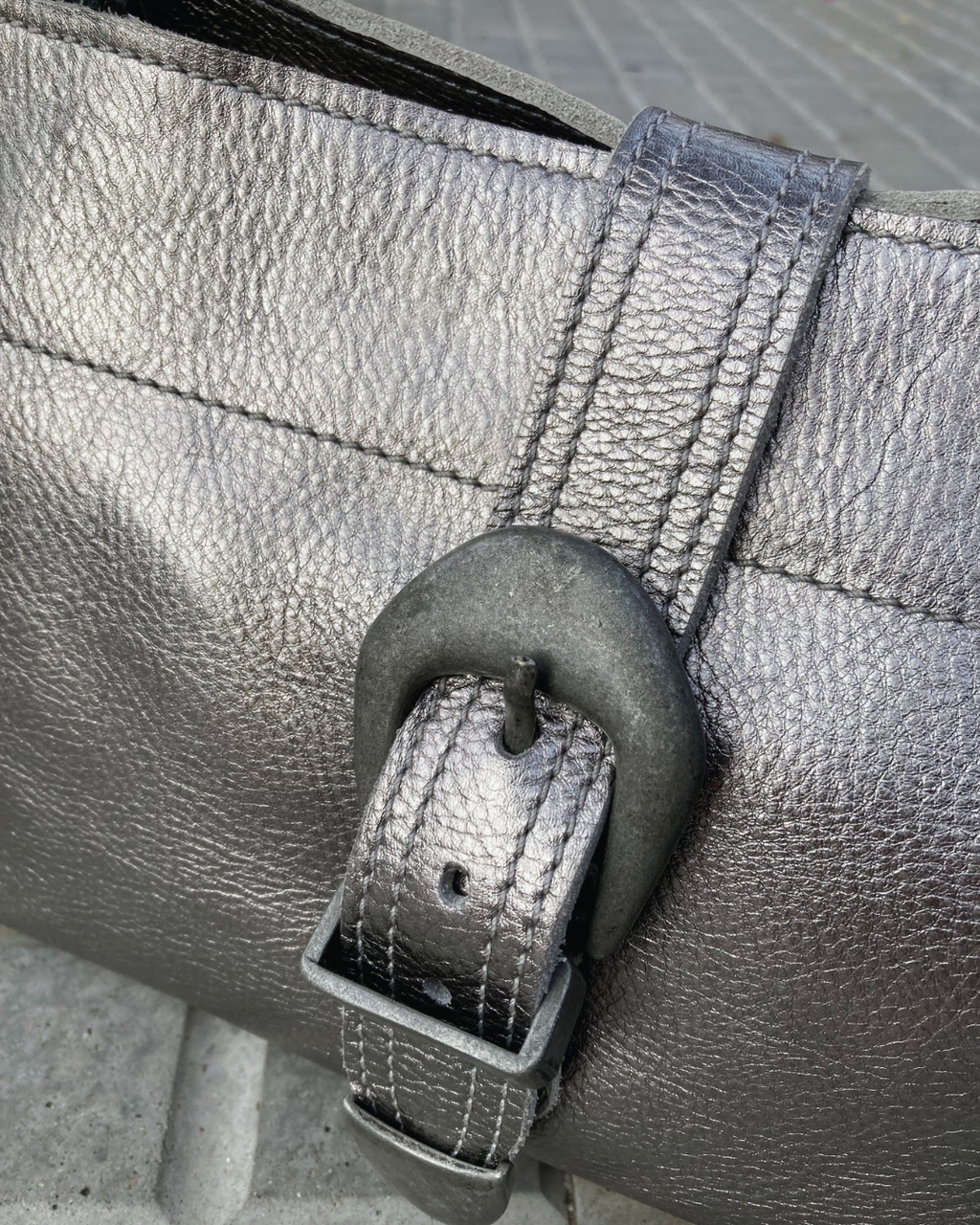 Cartera de cuero BEA - color plateado