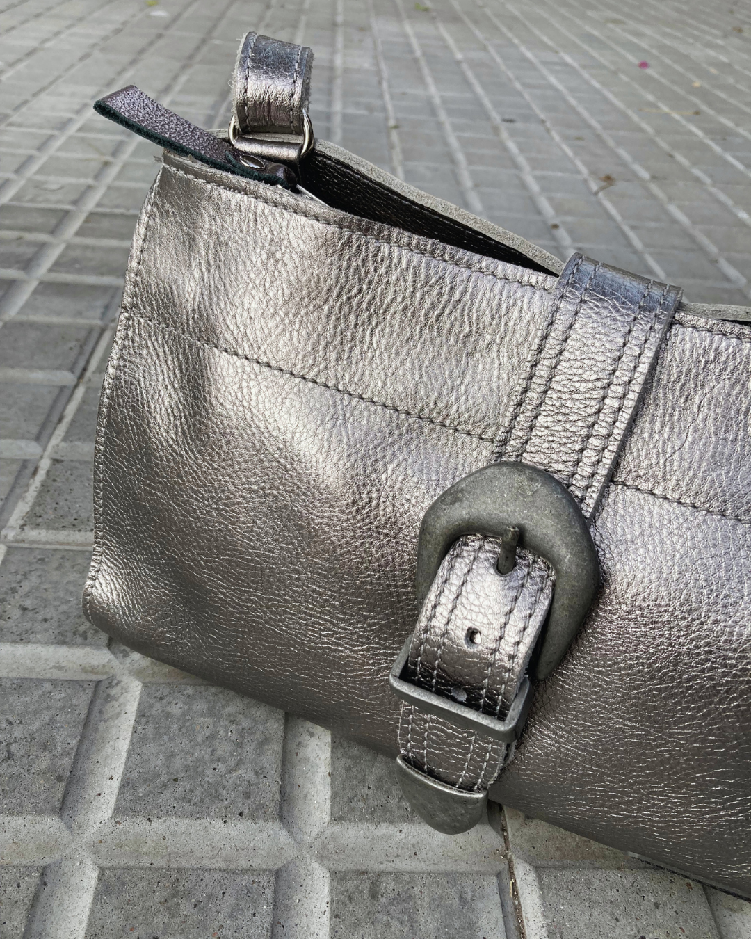 Cartera de cuero BEA - color plateado