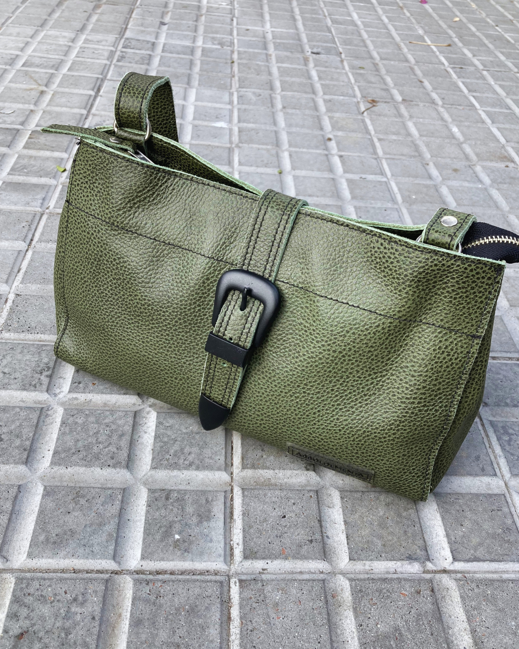 Cartera de cuero BEA - color verde oliva