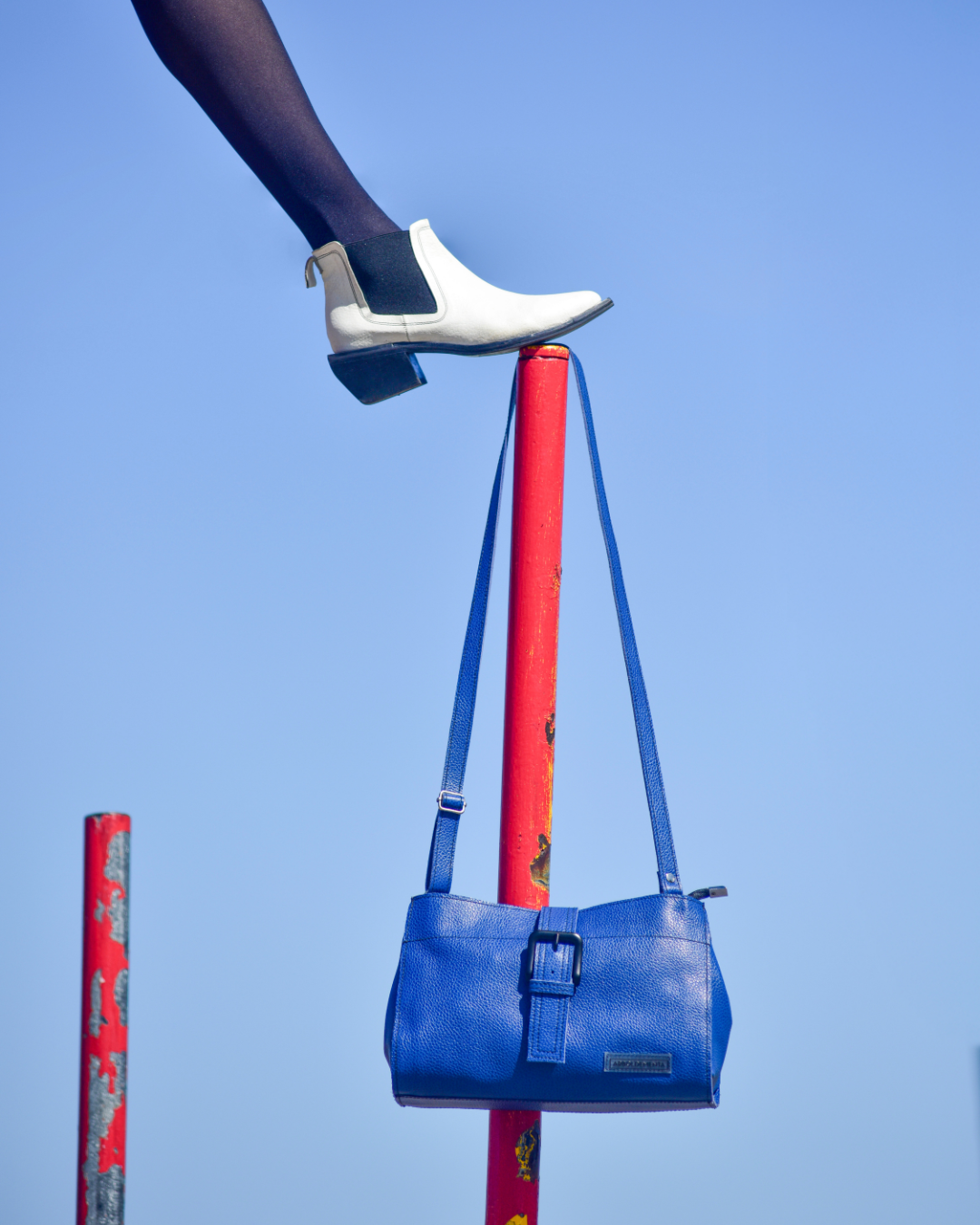 Cartera de cuero BEA - color azul eléctrico