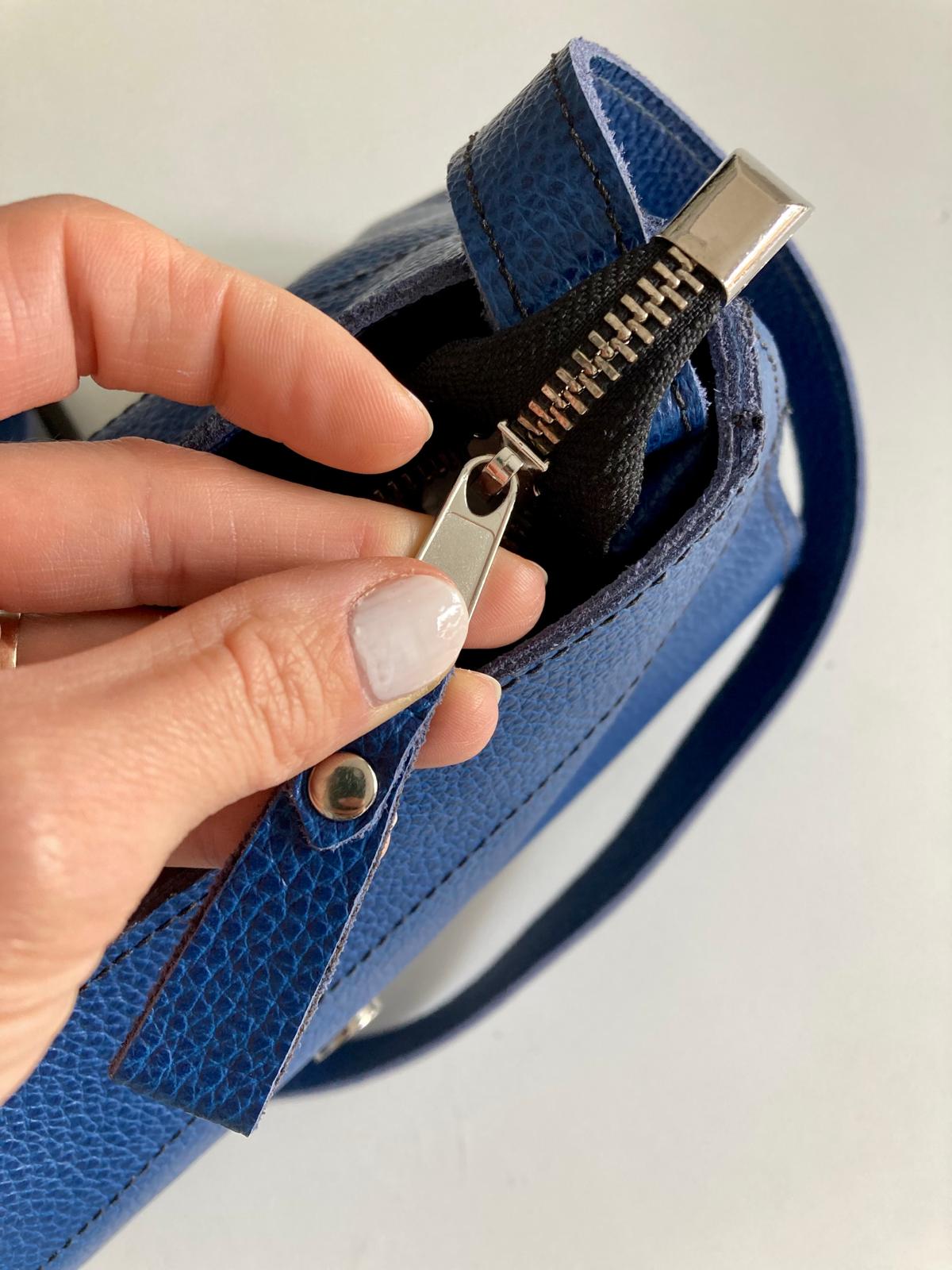 Cartera de cuero BEA - color azul eléctrico