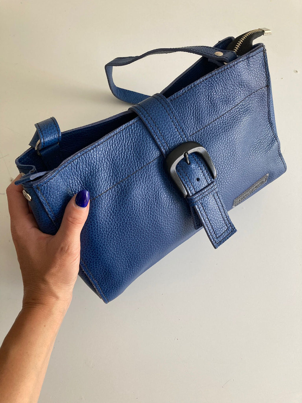 Cartera de cuero BEA - color azul eléctrico