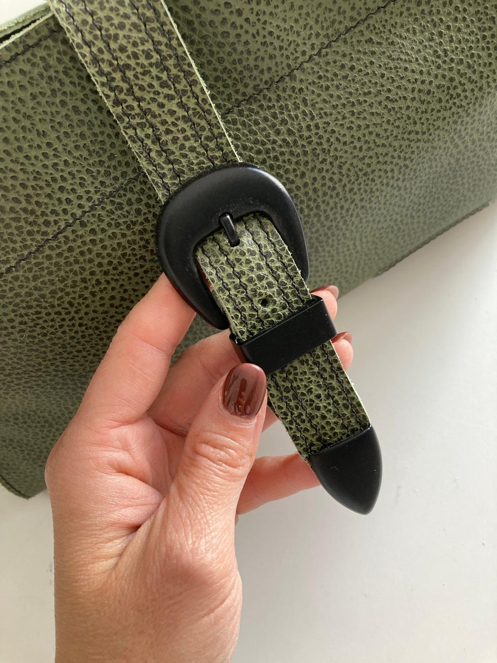 Cartera de cuero BEA - color verde oliva