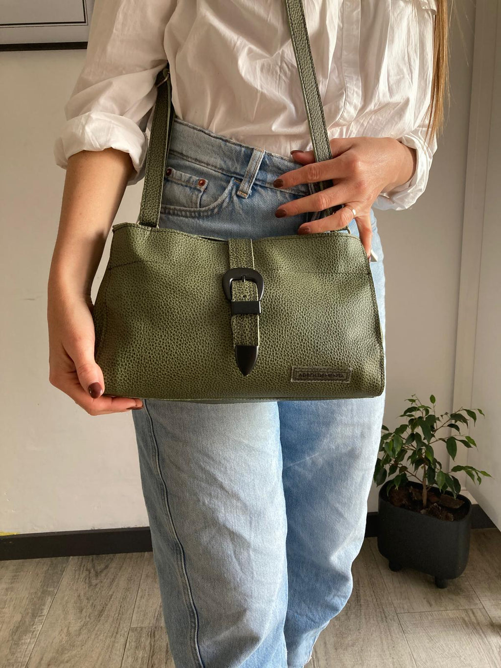 Cartera de cuero BEA - color verde oliva