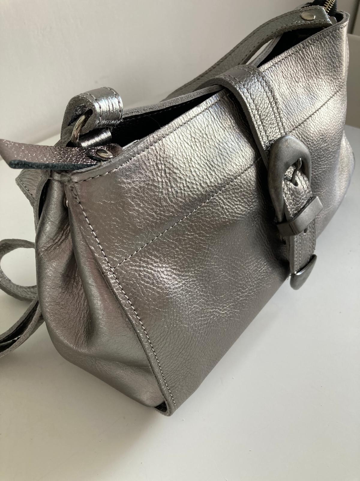 Cartera de cuero BEA - color plateado