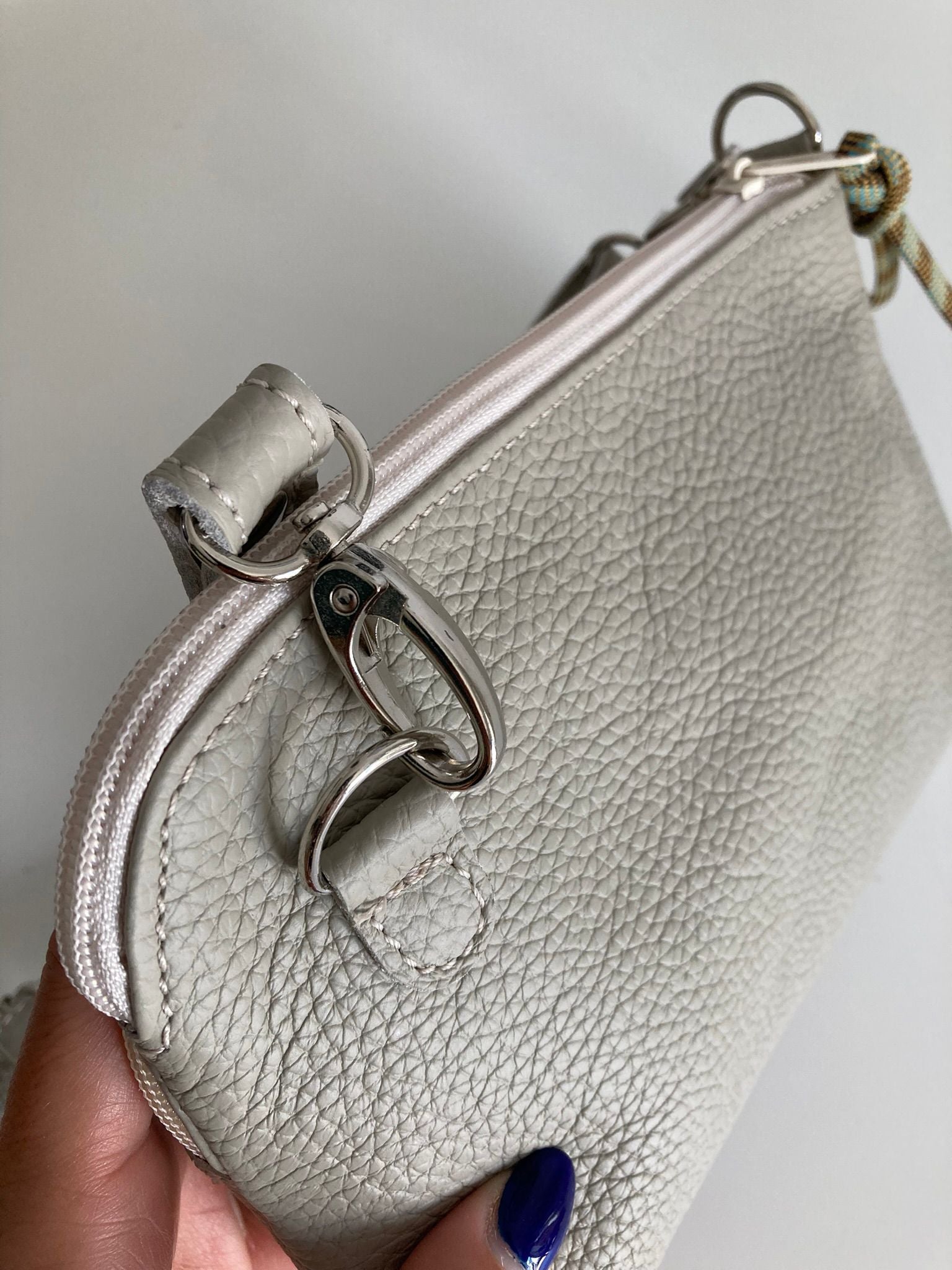 Cartera de viaje de cuero SOFÍA - color tiza