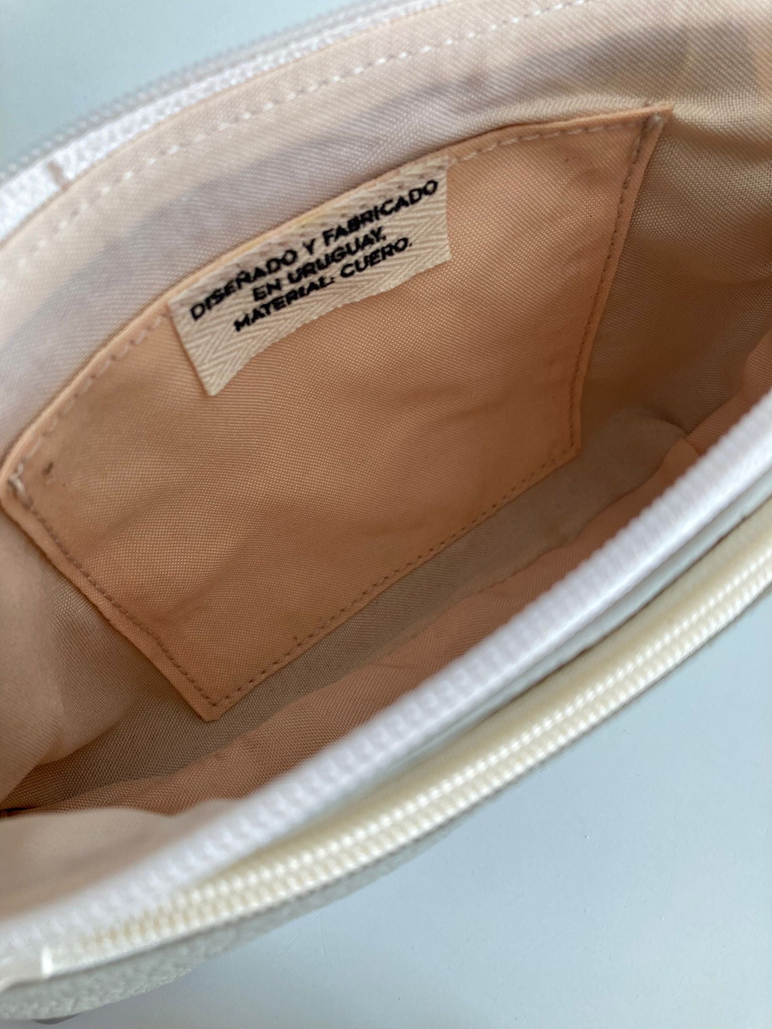 Cartera de viaje de cuero SOFÍA - color tiza