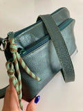 Cartera de viaje de cuero SOFÍA - color petróleo metalizado
